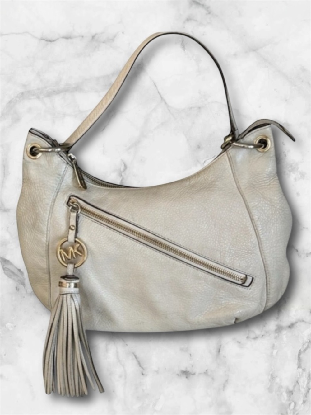 Michaels Kors Cream Pebbled Leather Hobo Satchel Tassel Gold Hardware Purse Bag